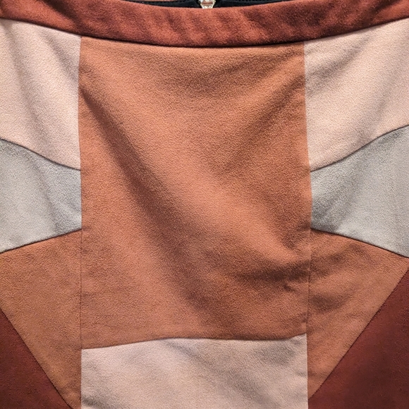 🔥 5 FOR $20 🔥Faux suede mini skirt - Picture 3 of 4